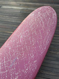 Longboard Lufi One Piece 9'4" seminovo, vinho: bico pelo deck, com a parafina de uso ainda na prancha.
