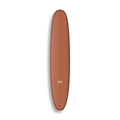 Longboard La Union da Lufi Surf Co na cor Terracota, visto pelo deck