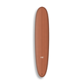 Longboard Noosa Secret da Lufi Surf Co na cor Terracota, visto pelo deck
